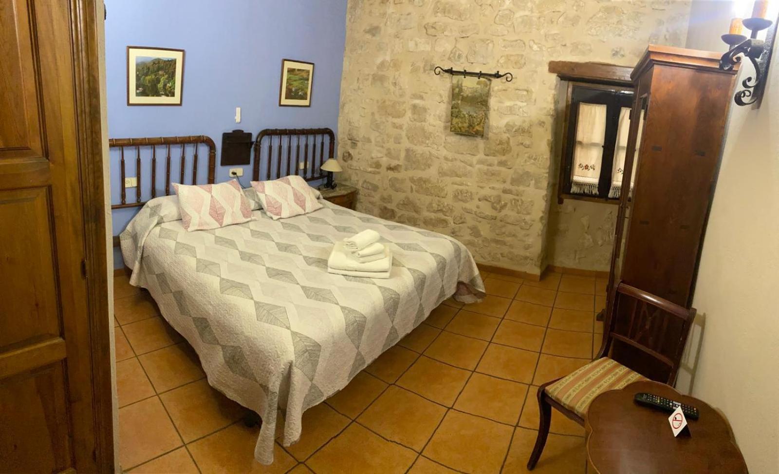 Hotel Fonda La Plaza à Valderrobres Extérieur photo