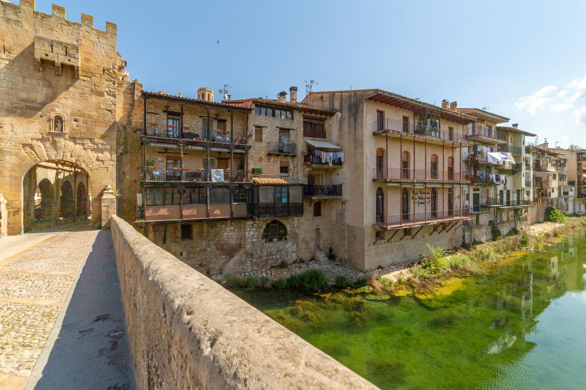 Hotel Fonda La Plaza à Valderrobres Extérieur photo