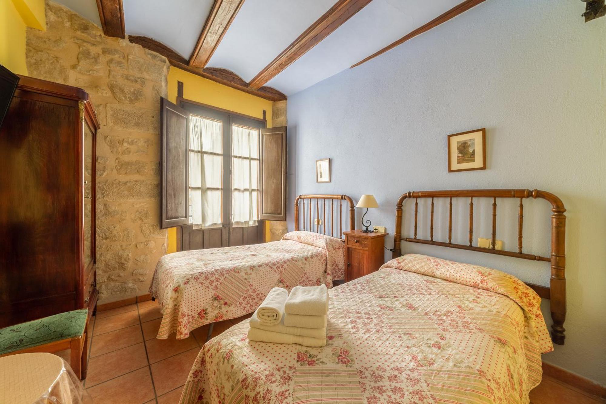 Hotel Fonda La Plaza à Valderrobres Extérieur photo