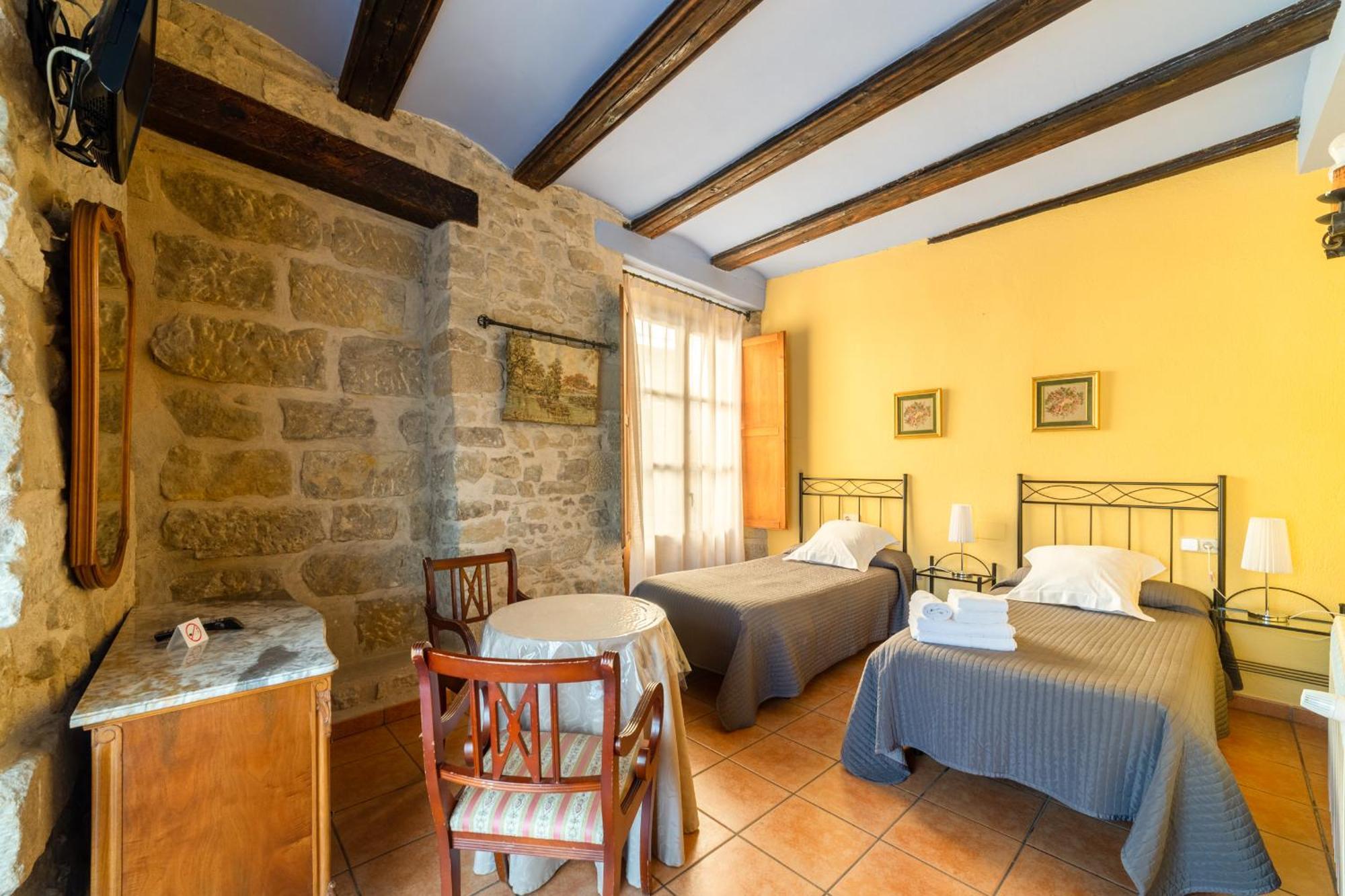 Hotel Fonda La Plaza à Valderrobres Extérieur photo