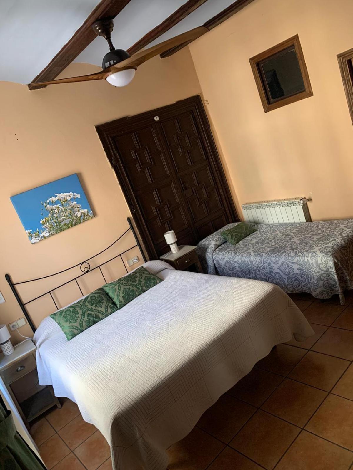 Hotel Fonda La Plaza à Valderrobres Extérieur photo