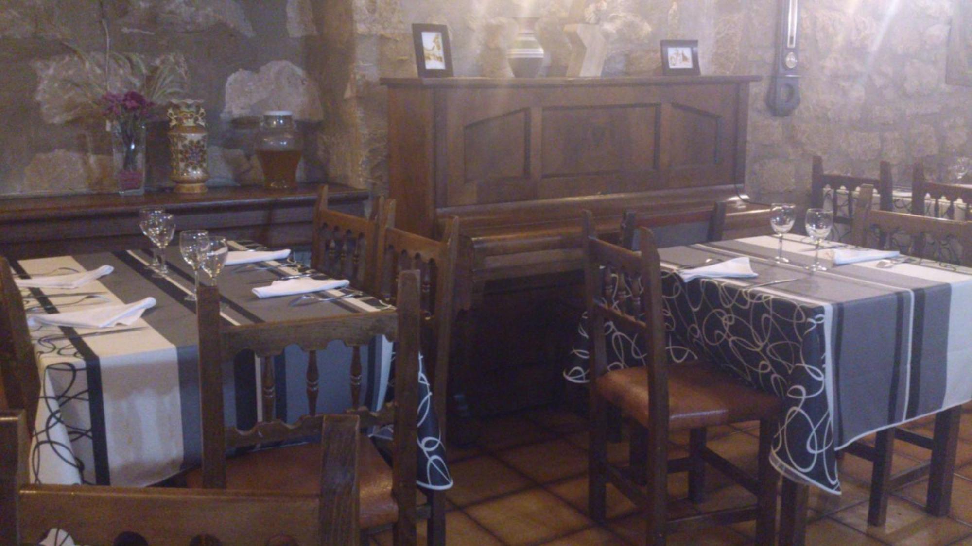 Hotel Fonda La Plaza à Valderrobres Extérieur photo