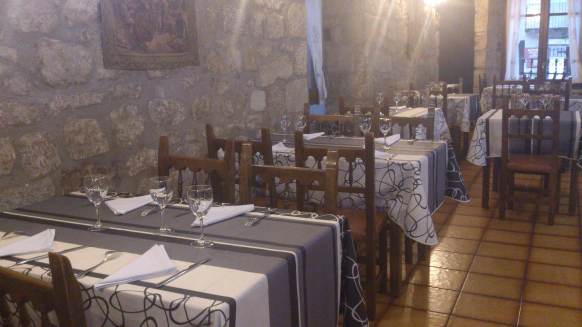 Hotel Fonda La Plaza à Valderrobres Extérieur photo