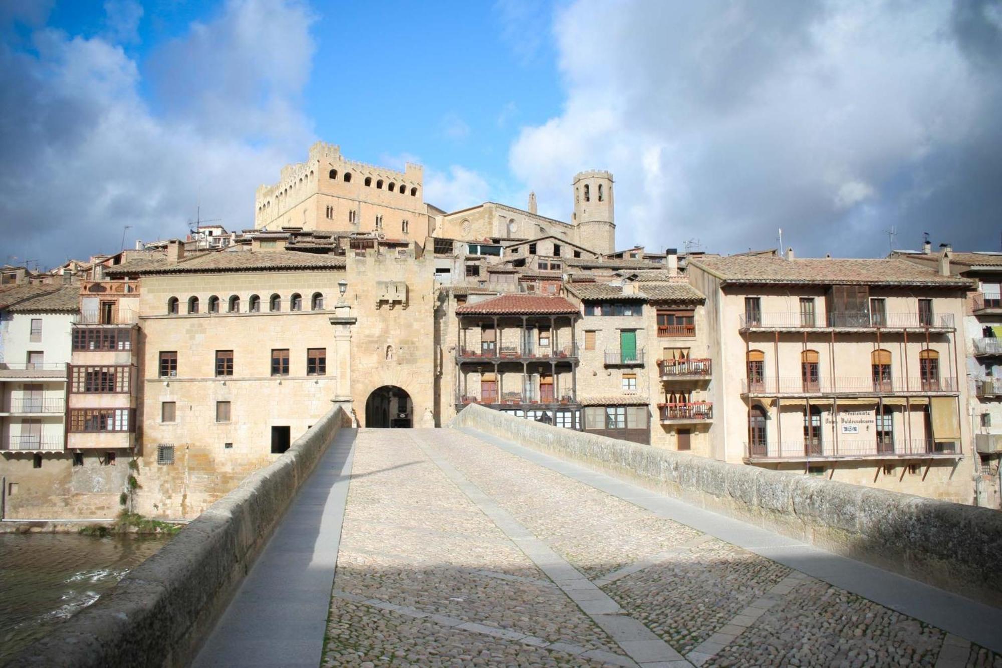 Hotel Fonda La Plaza à Valderrobres Extérieur photo